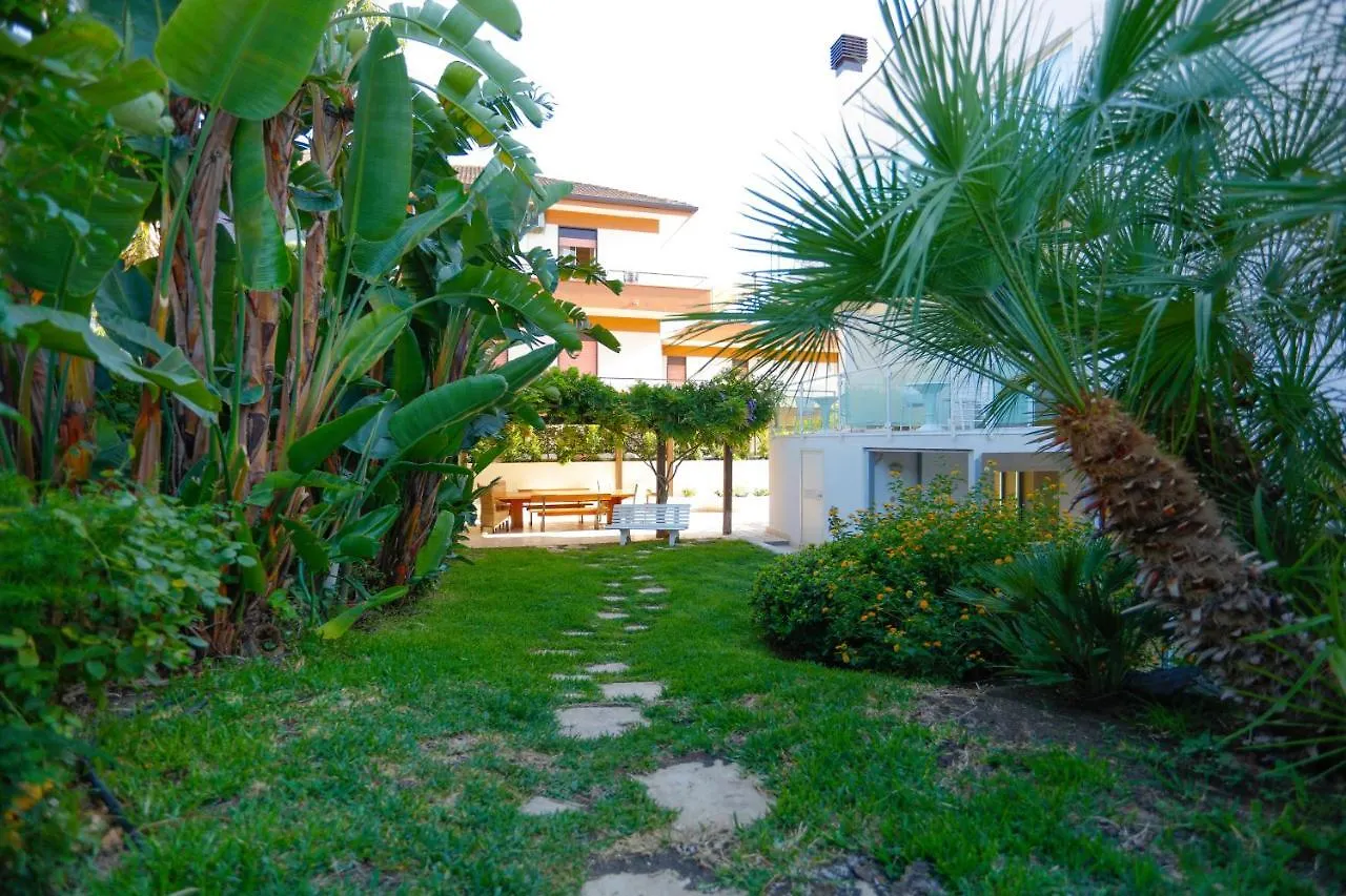 Path House - Etna & Sea View Aparthotel Riposto